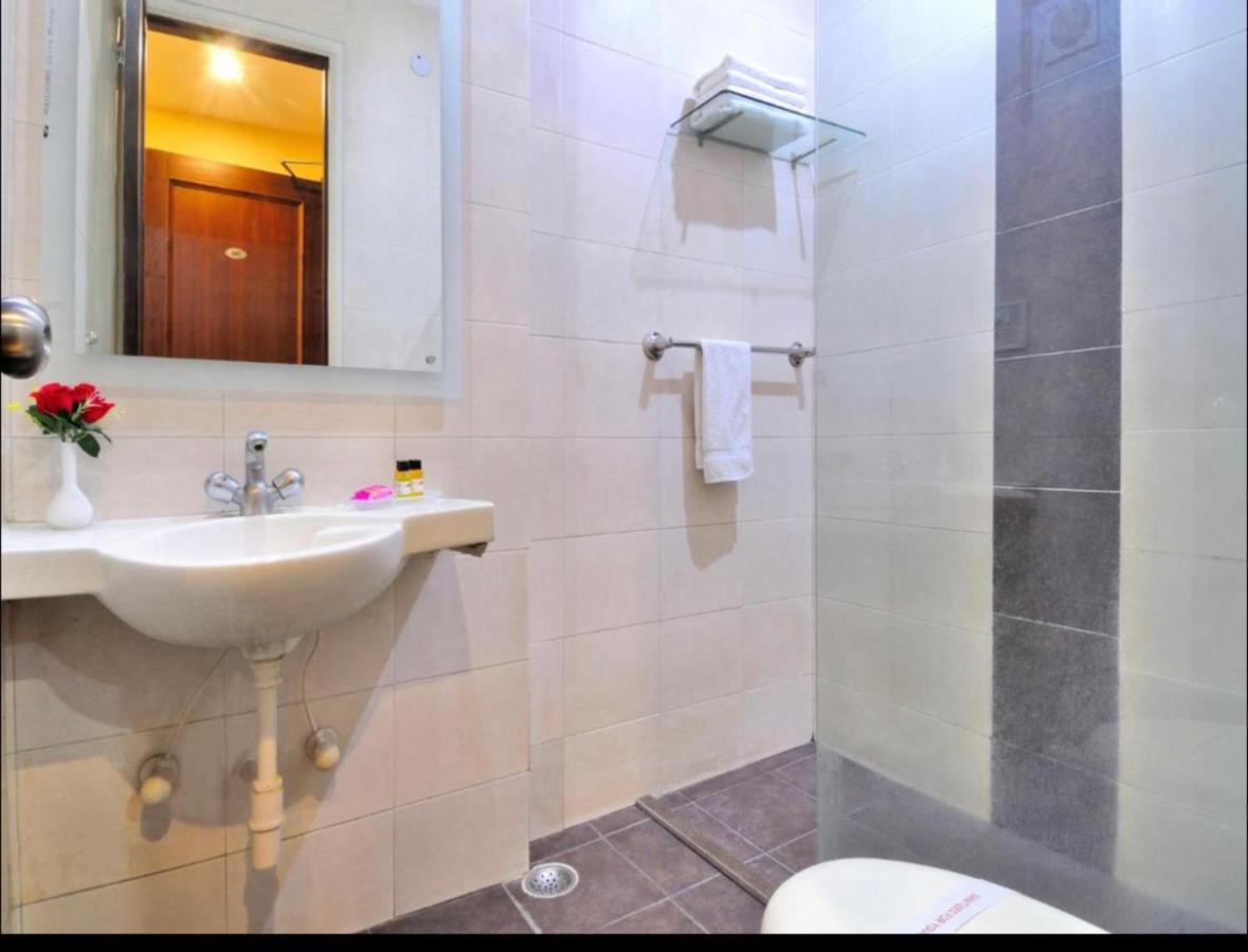 The Aster Karol Bagh Homely Atmosphere Ню Делхи Екстериор снимка