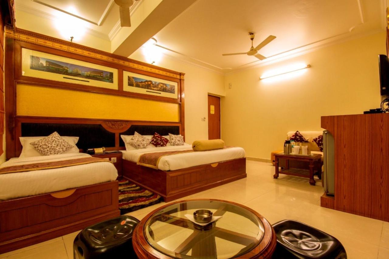 The Aster Karol Bagh Homely Atmosphere Ню Делхи Екстериор снимка