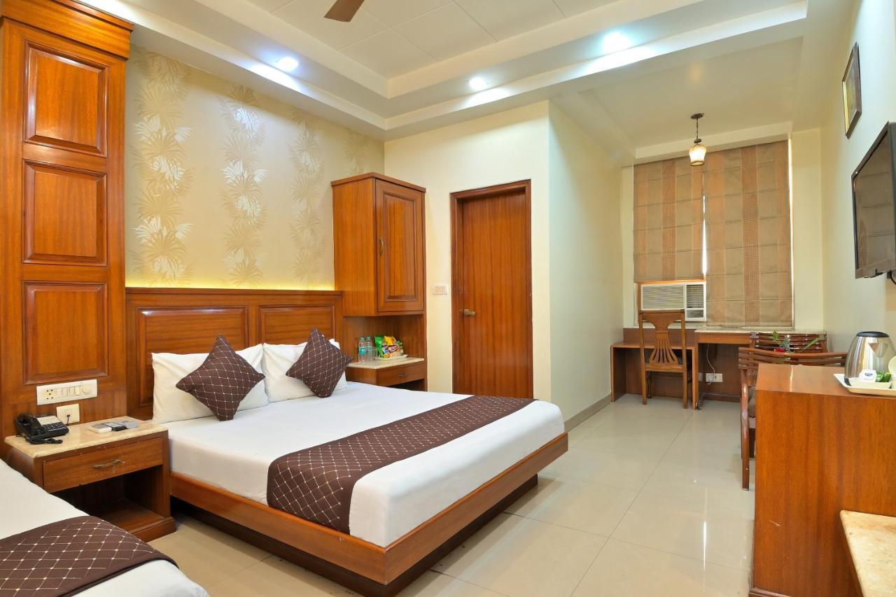 The Aster Karol Bagh Homely Atmosphere Ню Делхи Екстериор снимка